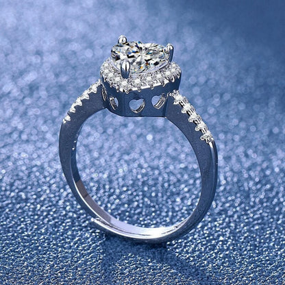 Angle view of silver clear heart CZ cluster ring, elegant women’s jewelry, sygjewelry
