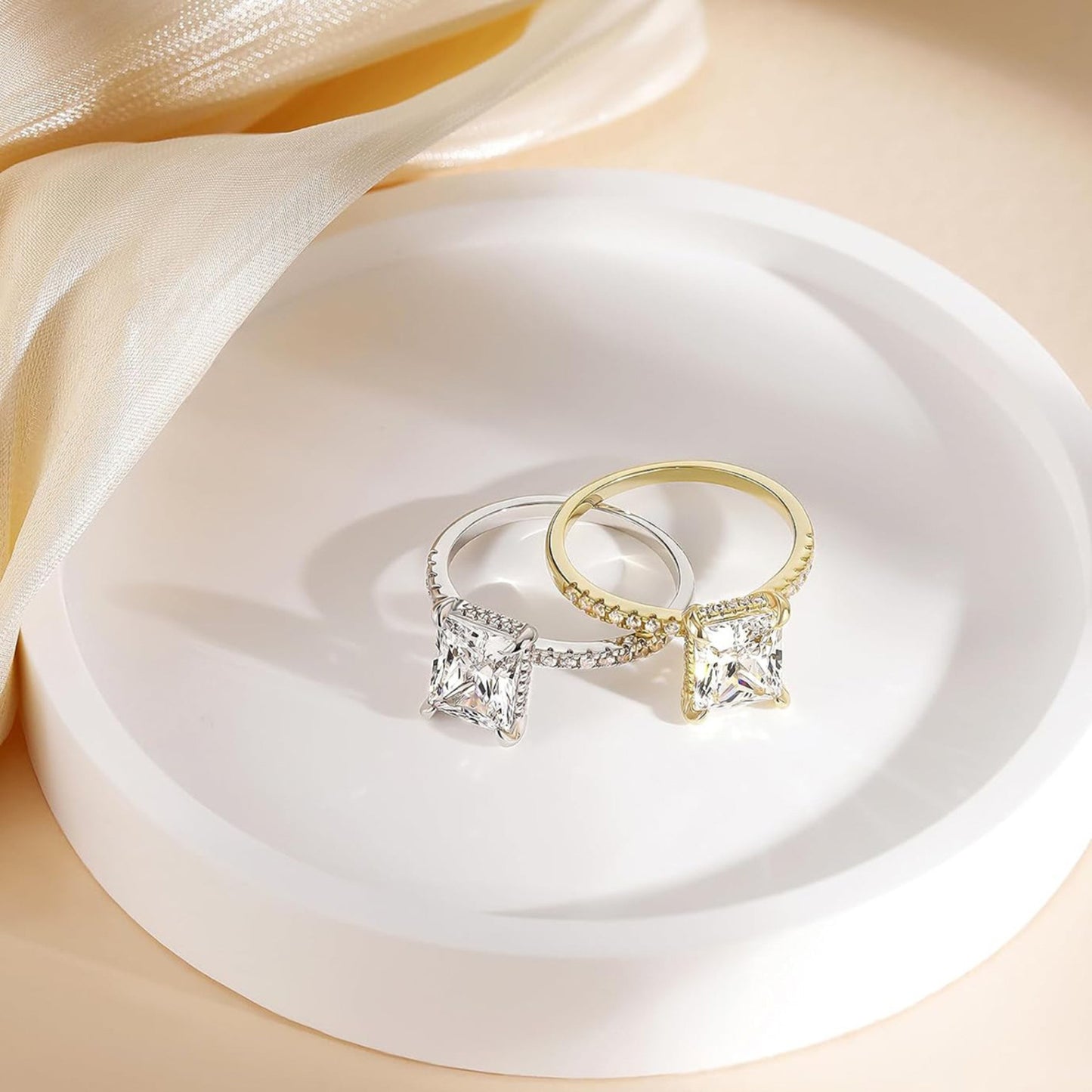 Gold rectangular white diamond edge four-prong ring, everyday wear light luxury statement ring for women