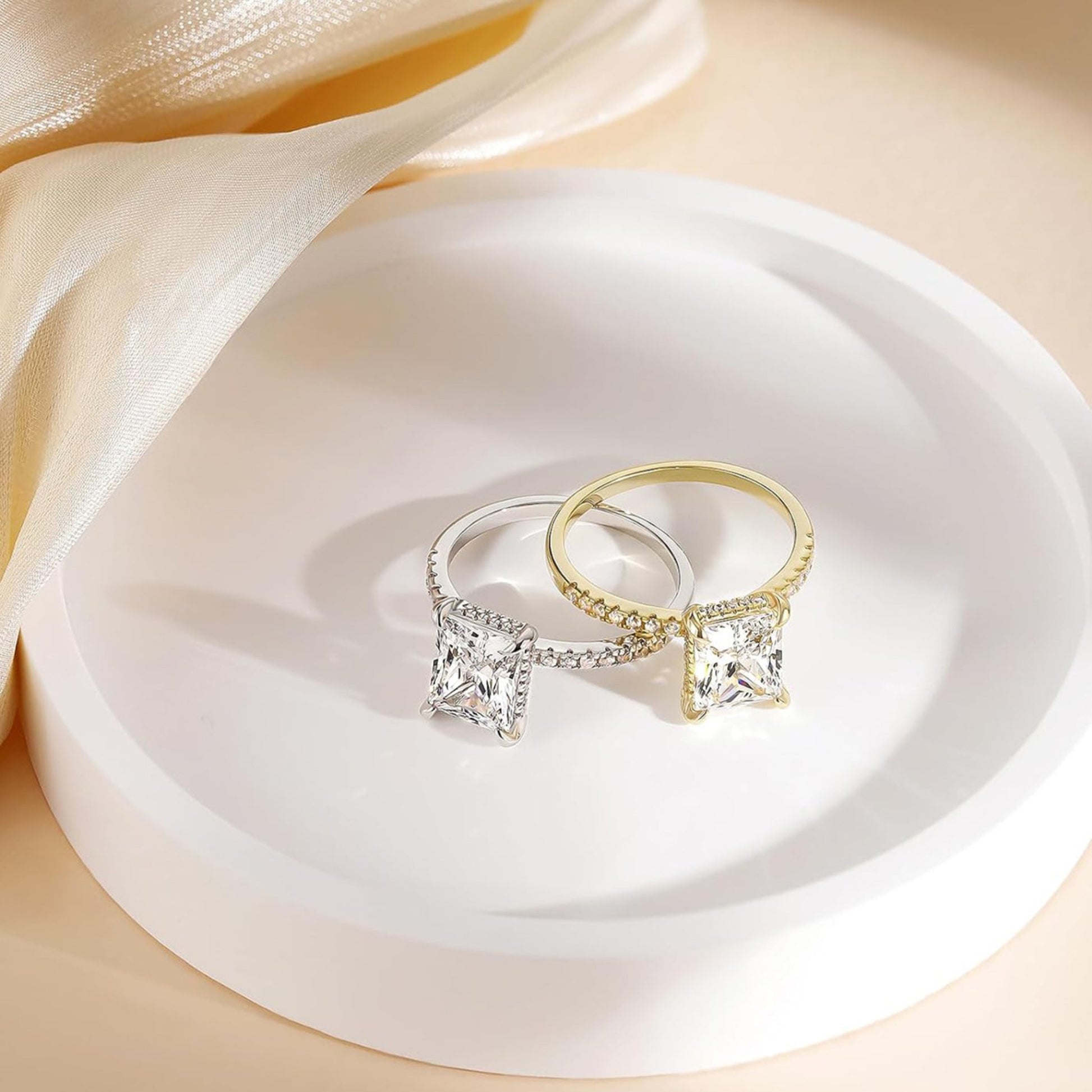 Gold rectangular white diamond edge four-prong ring, everyday wear light luxury statement ring for women